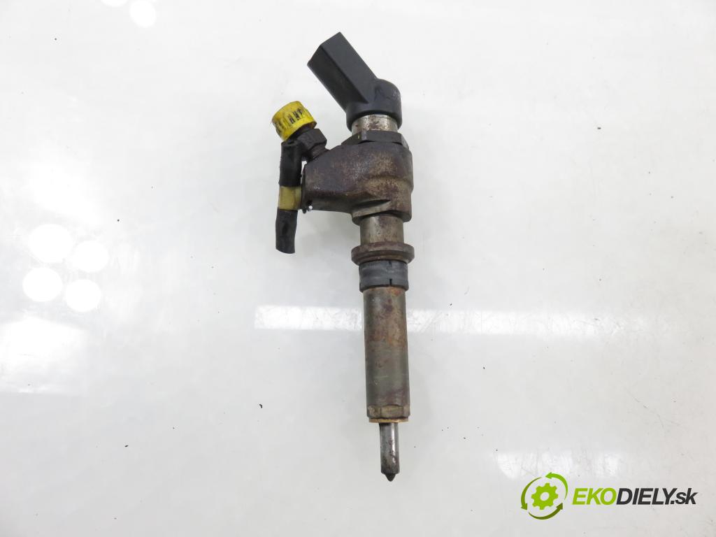 PEUGEOT 307 (3A/C) HB 2003 66,00 2.0 HDi 90 - RHY (DW10TD) 1997,00 vstrekovač 9636819380 (Vstrekovač paliva)