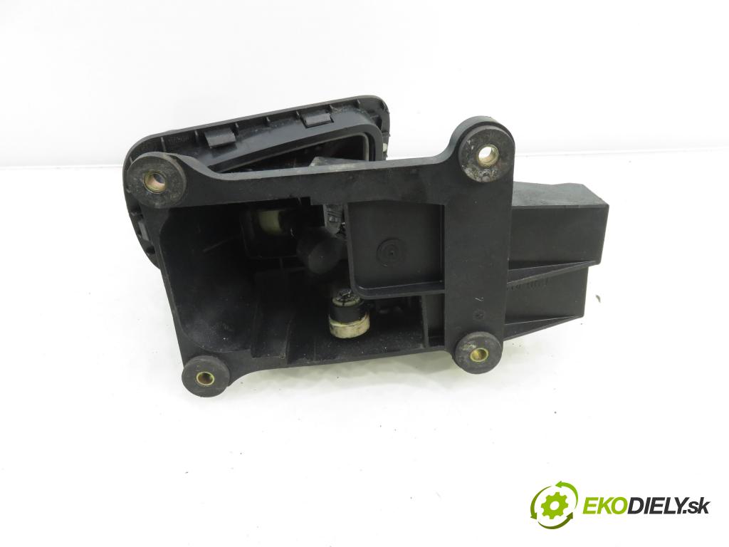 OPEL ZAFIRA A Nadwozie Wielkopojemne (MPV) (T98)  MINIVAN 2001 74,00 2.0 DTI 16V 101 - Y 20 DTH 1995,00 ZVEDÁK: