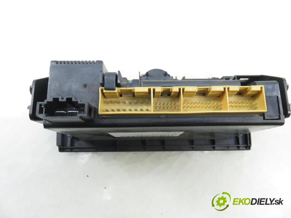 AUDI A3 (8L1) HB 2001 92,00 1.8 - AGN 1781,00 Panel topení KLIMATRONIK 8L0820043H