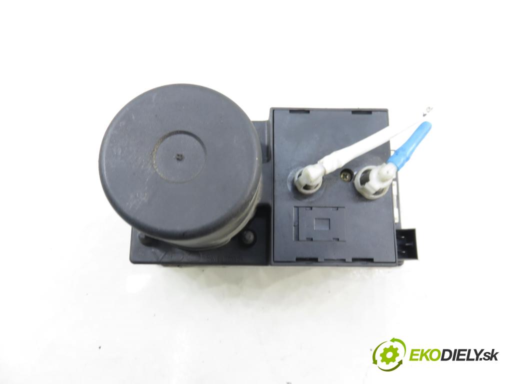 AUDI A3 (8L1) HB 2001 92,00 1.8 - AGN 1781,00 pumpa zámku centrálneho 8D0862257