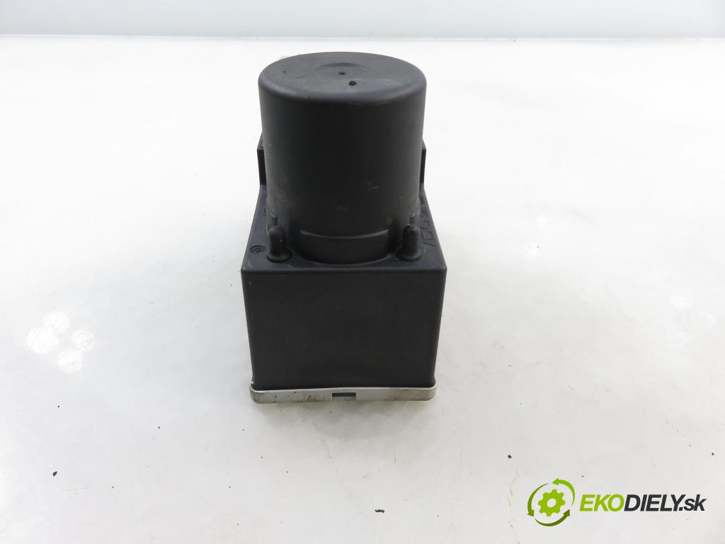 AUDI A3 (8L1) HB 2001 92,00 1.8 - AGN 1781,00 pumpa zámku centrálneho 8D0862257