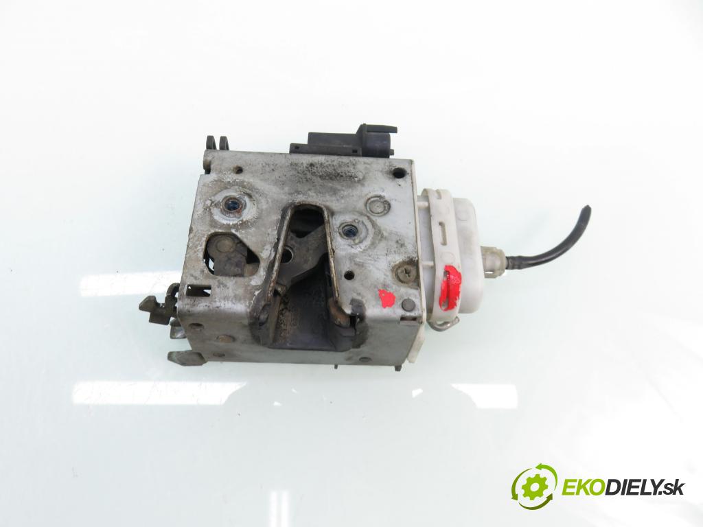 AUDI A3 (8L1) HB 2001 92,00 1.8 - AGN 1781,00 zámok LPM