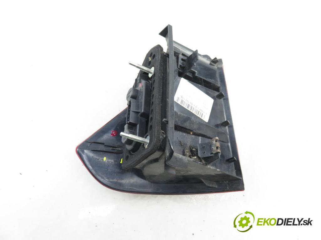 FORD GALAXY (WA6) VAN 2012 103,00 2.0 TDCi - UFWA 1997,00 Svetlo pravé zadné 17701012