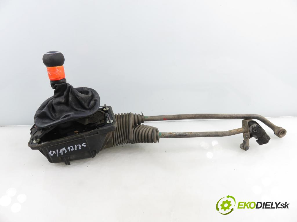 VW PASSAT B5.5 (3B3) SEDAN 2001 96,00 1.9 TDI - AWX 1896,00 ZVEDÁK: 4B0711025E