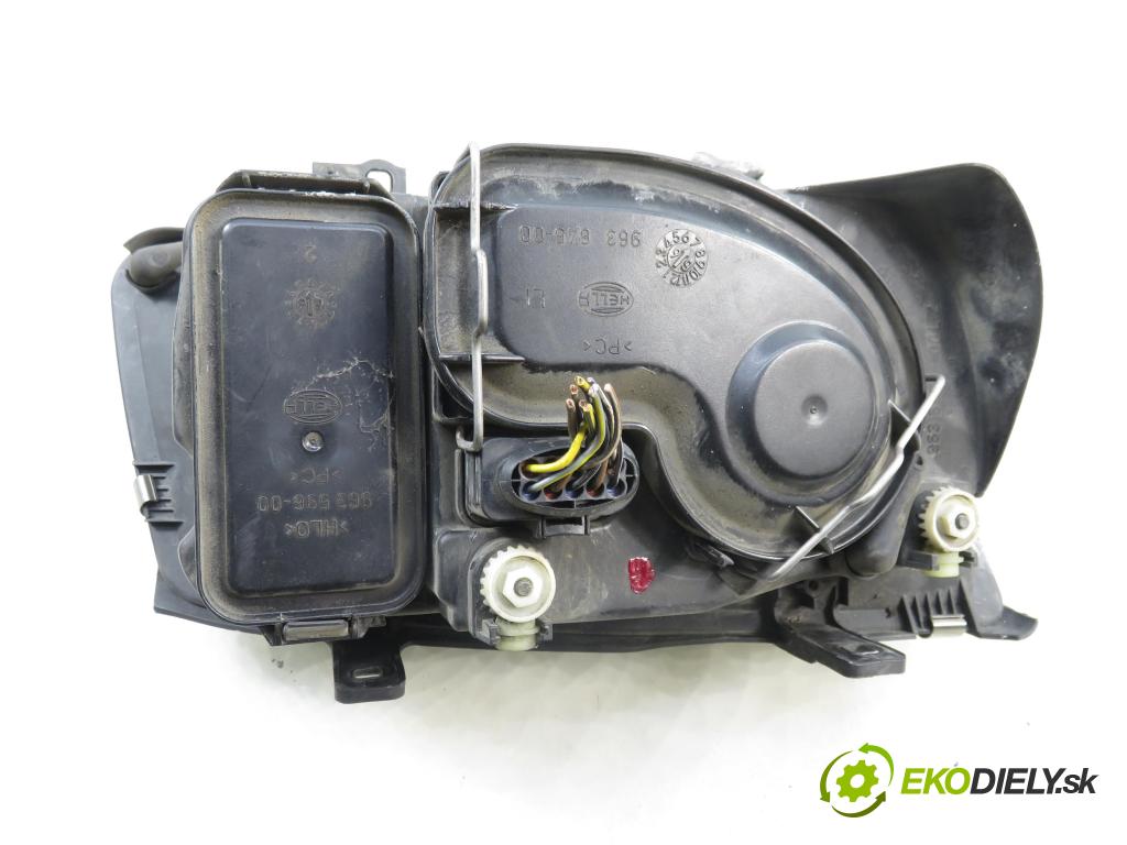 VW BORA (1J2) SEDAN 2000 85,00 2 - AQY 1984,00 Svetlo LP