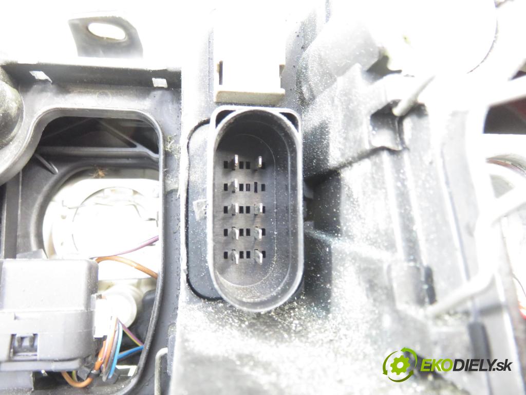 AUDI A4 Avant (8E5, B6) KOMBI 2004 140,00 1.8 T quattro - BEX 1781,00 Svetlo PP 8E0941004F