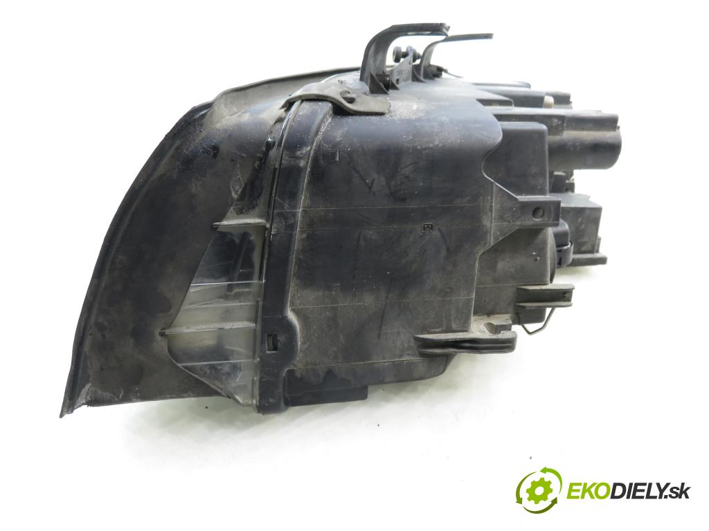 AUDI A4 Avant (8E5, B6) KOMBI 2003 96,00 1.9 TDI PD 130 - AVF 1896,00 Svetlo PP 8E0941004F