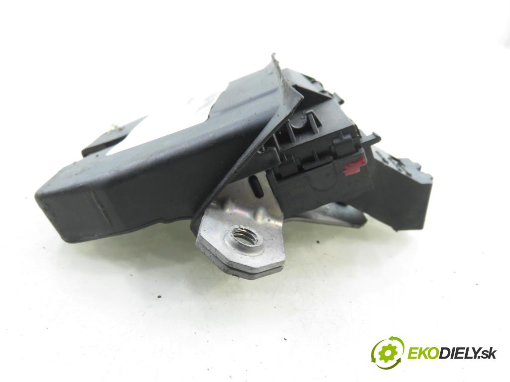 FORD S-MAX (WA6) MINIVAN 2012 118,00 1.6 EcoBoost - JTWB 1596,00 zámok dverí kufor EL. 8M51R442A66CB