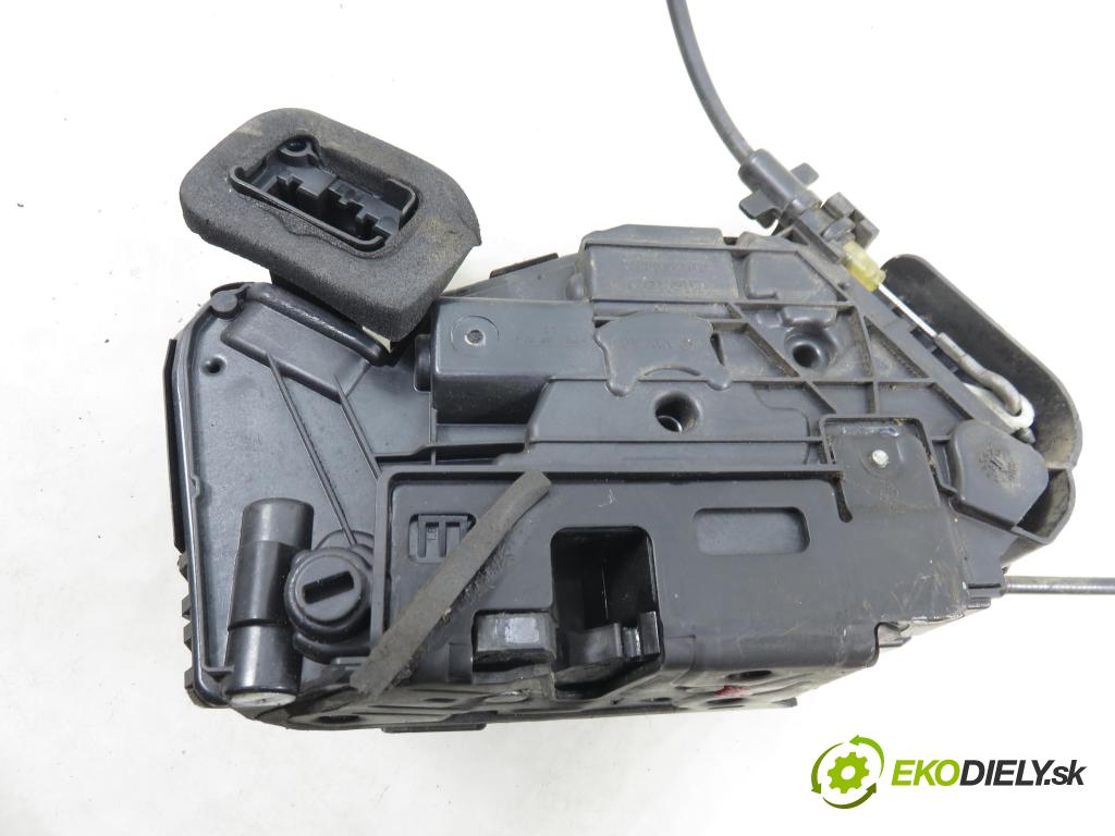 VW GOLF VII Variant (BA5, BV5) KOMBI 2019 850,00 1.6 TDI CR 115 - DGTE 1598,00 zámok 5TA839015E