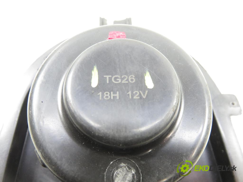 AUDI A3 (8L1) HB 1999 81,00 1.9 TDI 110 - AHF 1896,00 ventilátor větráku TG26