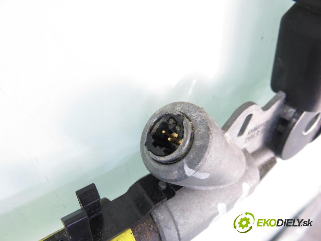 BMW X3 (E83) SUV 2004 110,00 2.0 d 150 - M47 D20 (204D4) 1995,00 zapínače pásov predný 33027345