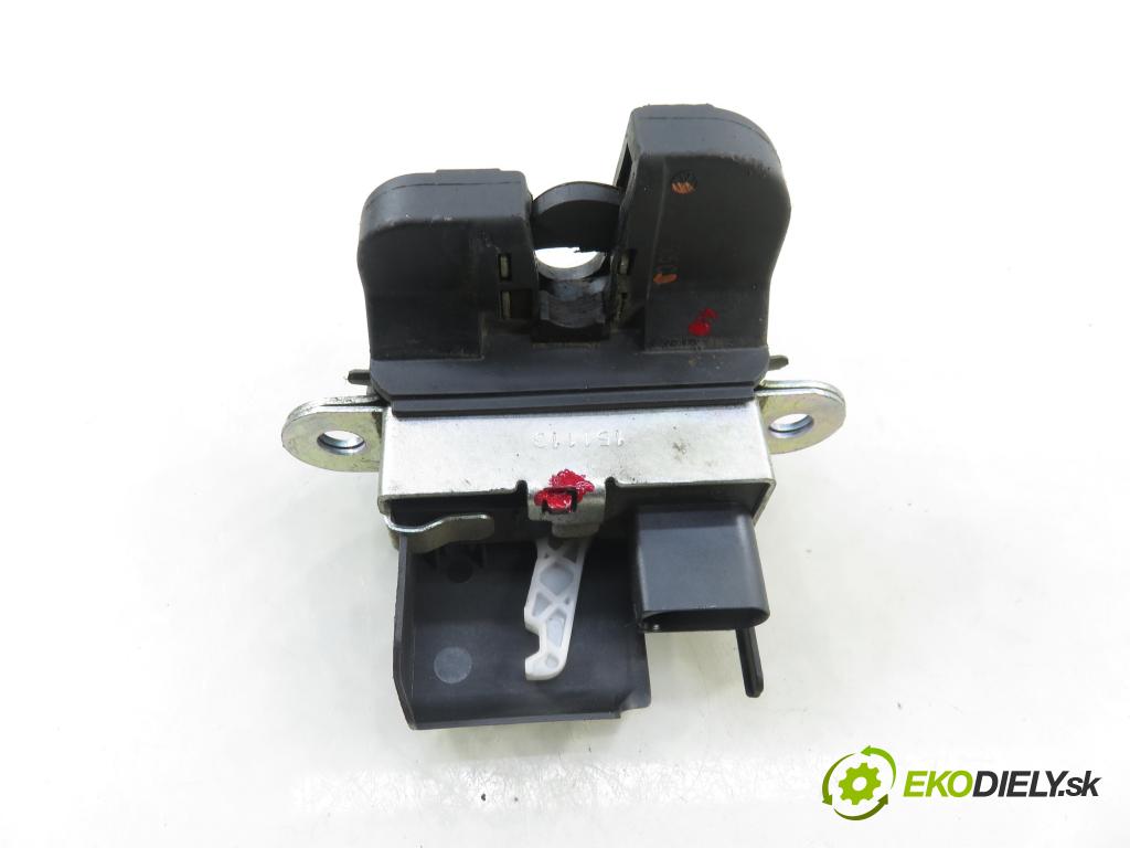 VW GOLF VII Variant (BA5, BV5) KOMBI 2019 850,00 1.6 TDI CR 115 - DGTE 1598,00 zámok dveří kufr EL. 5G0827505C