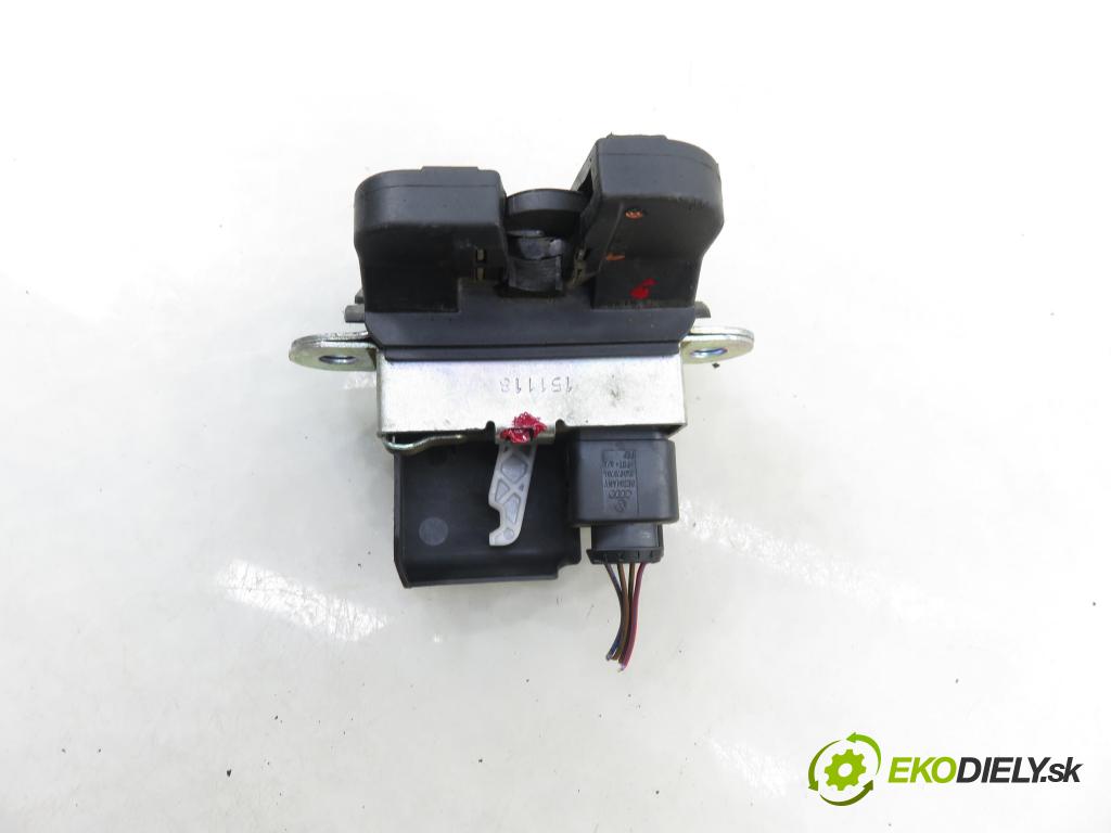 VW GOLF VII Variant (BA5, BV5) KOMBI 2019 850,00 1.6 TDI CR 115 - DGTE 1598,00 zámok dveří kufr EL. 5G0827505C