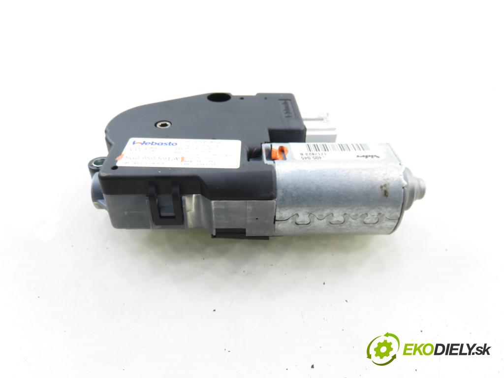 VW GOLF VII Variant (BA5, BV5) KOMBI 2019 850,00 1.6 TDI CR 115 - DGTE 1598,00 Motorček strešného okna 5G0959591A (Motorček ovládania strešného okna)