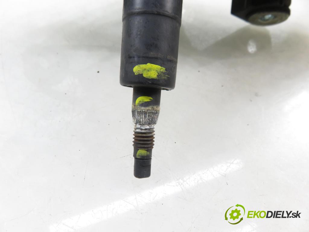 VW TOURAN (1T1, 1T2) MINIVAN 2009 80,00 2.0 EcoFuel - BSX 1984,00 Motorček stierače zadné 1T0955711C ; 0390201598