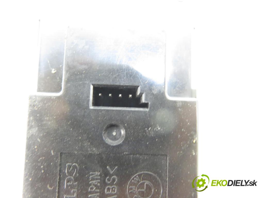 BMW X3 (E83) SUV 2004 110,00 2.0 d 150 - M47 D20 (204D4) 1995,00 Panel ovládania okien 3414355