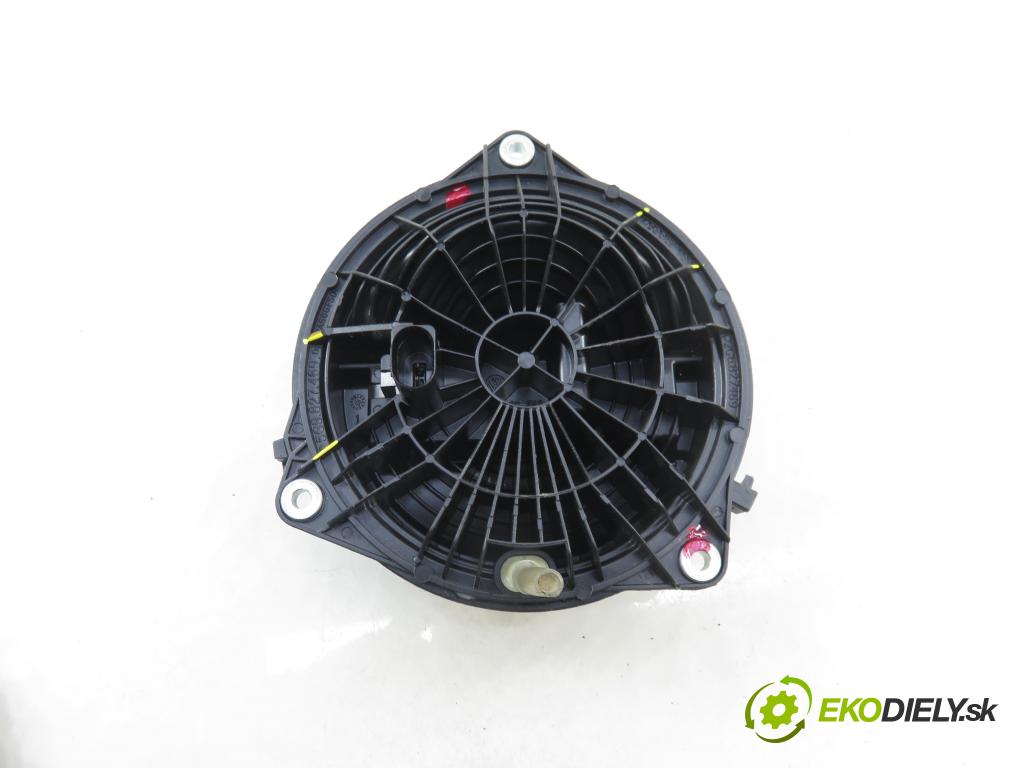 VW GOLF VII Variant (BA5, BV5) KOMBI 2019 850,00 1.6 TDI CR 115 - DGTE 1598,00 Kľučka dverí kufor 5G9827469D ; 5G6827469F