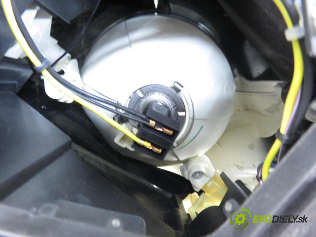 BMW X3 (E83) SUV 2004 110,00 2.0 d 150 - M47 D20 (204D4) 1995,00 Svetlo PP 0301210204 ; 3418412