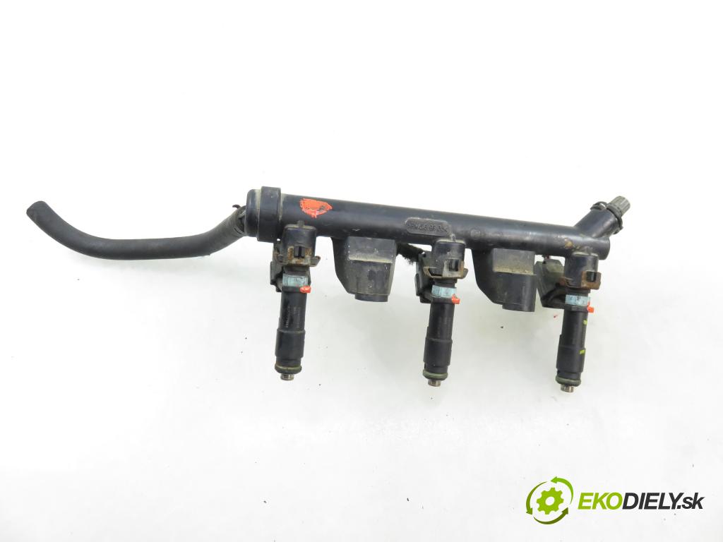 VW POLO (9N_) HB 2009 44,00 1.2 6V 60 - BBM 1198,00 Lišta vstrekovacia 03D906031G ; 03D133319K (Vstrekovacia lišta)