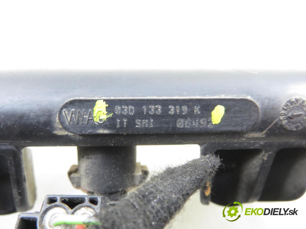 VW POLO (9N_) HB 2009 44,00 1.2 6V 60 - BBM 1198,00 Lišta vstrekovacia 03D906031G ; 03D133319K (Vstrekovacia lišta)