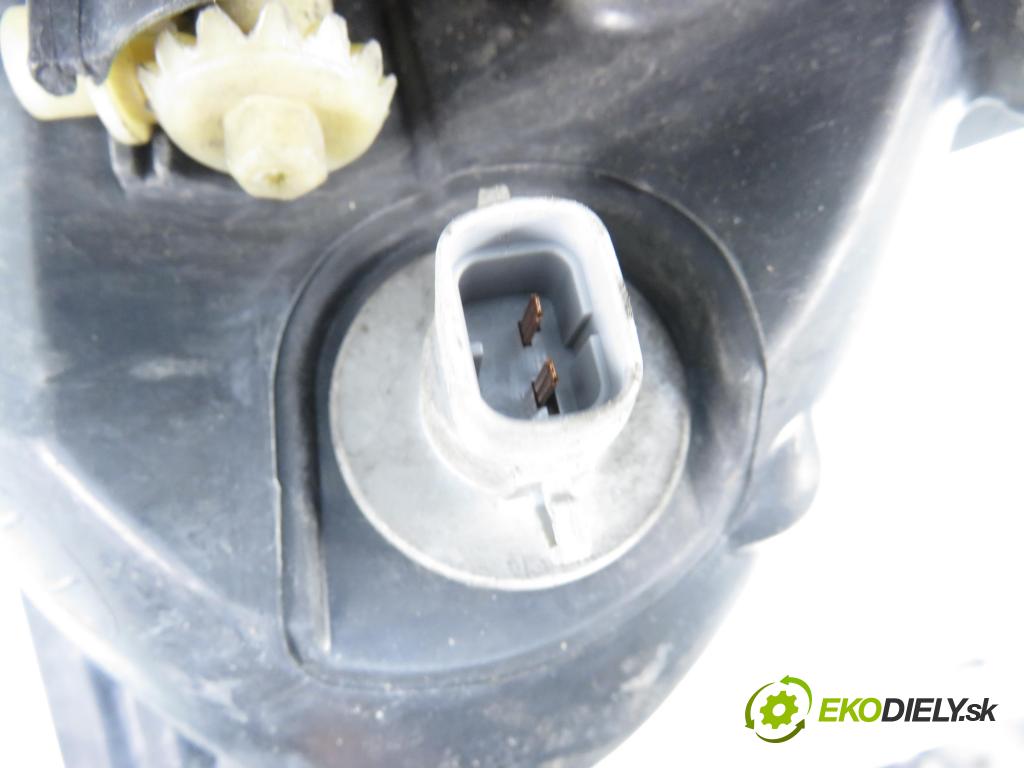 CHEVROLET CRUZE liftback (J305) HB 2012 120,00 2.0 Dsl - LNP 1998,00 Svetlo LP