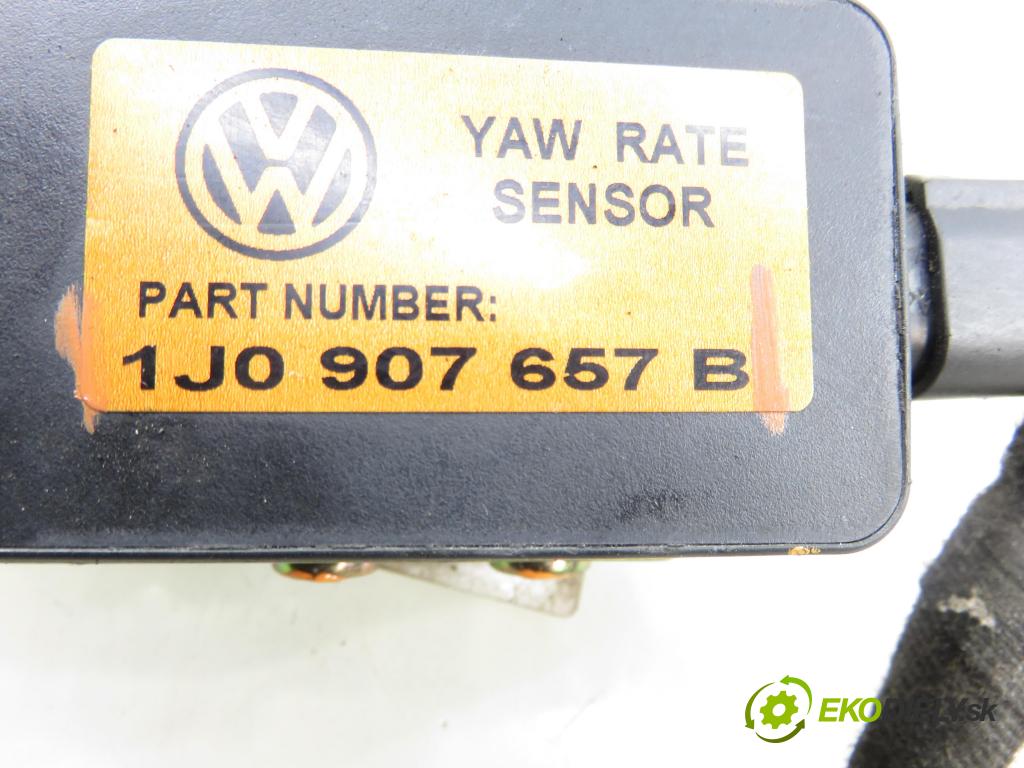 AUDI A3 (8L1) HB 2001 92,00 1.8 - AGN 1781,00 Snímač ESP 1J0907657B ; 1J0907651A