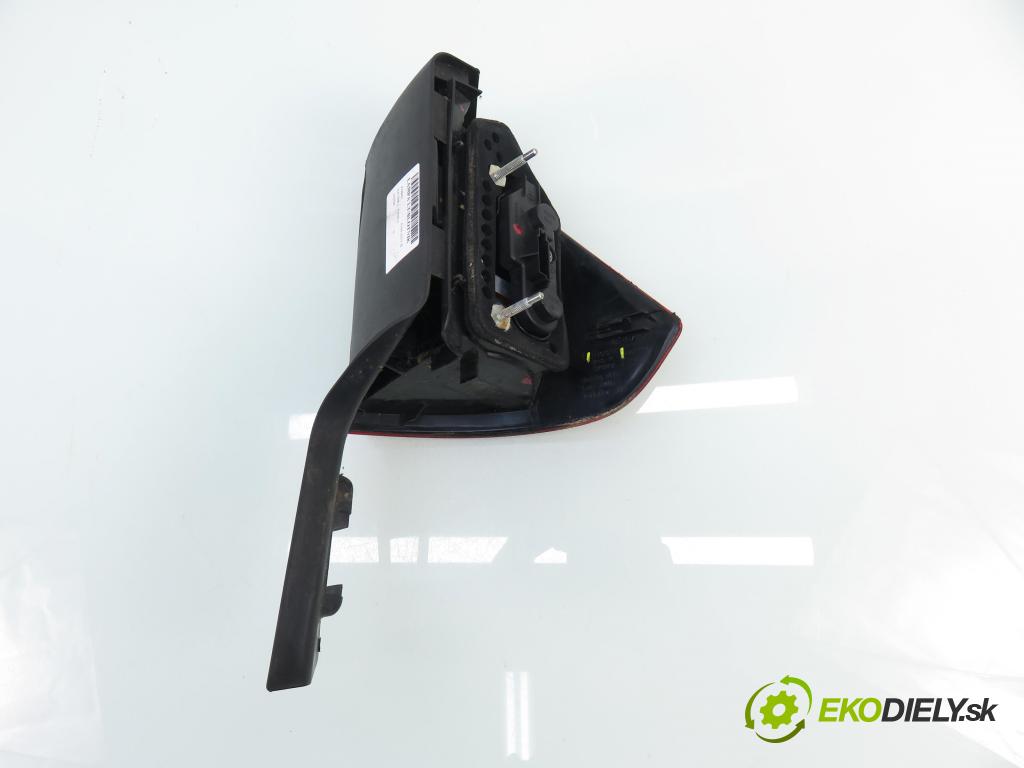 FORD GALAXY (WA6) VAN 2012 103,00 2.0 TDCi - UFWA 1997,00 Svetlo ľavé zadné 17701011