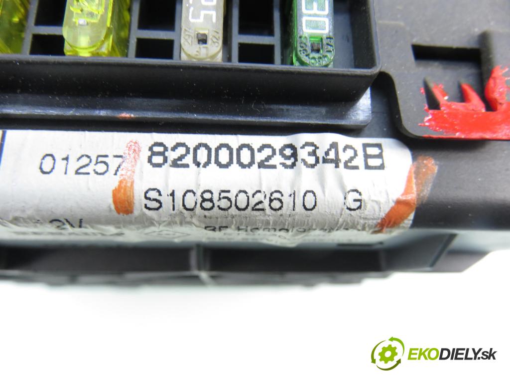 RENAULT SCENIC I (JA0/1_) MINIVAN 2001 75,00 1.9 dCi 102 - F9Q 732 1870,00 MODUL BSI 8200029342B ; S108502610G