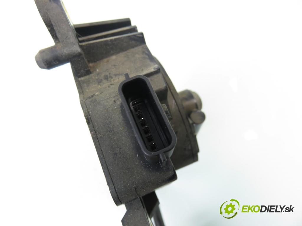 RENAULT MODUS / GRAND MODUS (F/JP0_) HB 2005 55,00 1.2 (JP0C, JP0K, FP0C, FP0K, FP0P, JP0P, JP0T) - D 1149,00 potenciometr plynového pedálu 8200139319 (Potenciometr plynového pedálu)