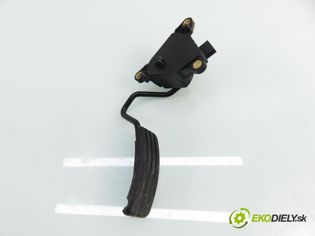 RENAULT MODUS / GRAND MODUS (F/JP0_) HB 2005 55,00 1.2 (JP0C, JP0K, FP0C, FP0K, FP0P, JP0P, JP0T) - D 1149,00 potenciometr plynového pedálu 8200139319 (Potenciometr plynového pedálu)