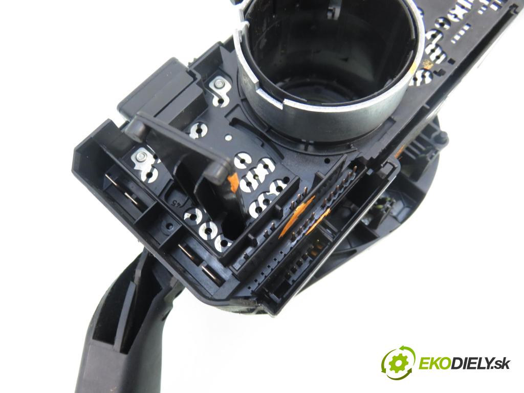 SEAT IBIZA III (6L1) HB 2003 74,00 1.4 16V - BBZ 1390,00 páčka/prepínač 6Q0953503AF