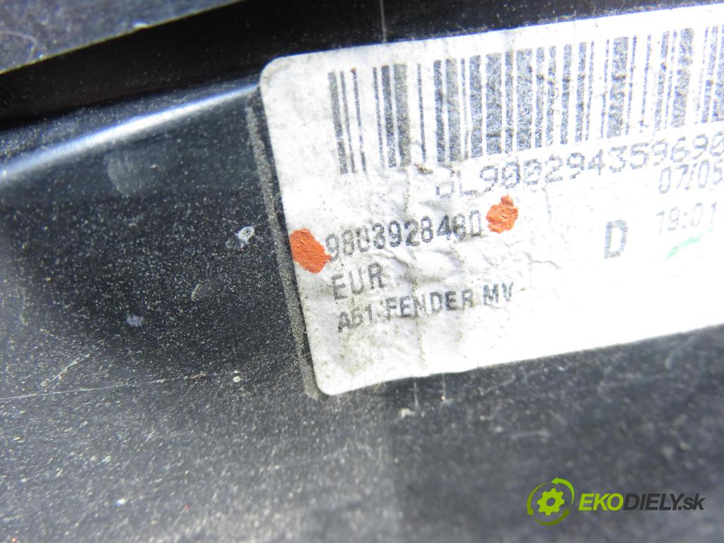 CITROEN C3 II (SC_) HB 2014 50,00 1.4 HDi 70 - 8HR (DV4C) 1398,00 Svetlo pravé zadné 9803928480