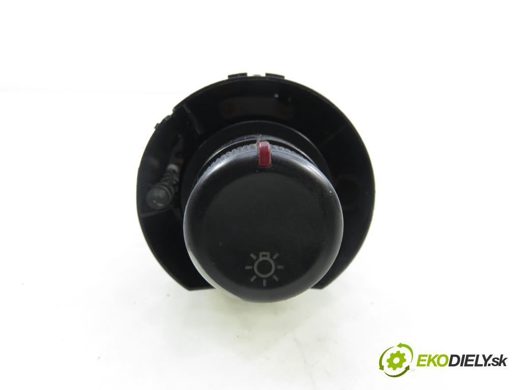 SEAT IBIZA III (6L1) HB 2003 74,00 1.4 16V - BBZ 1390,00 prepínač svetlá 6L1941531AF