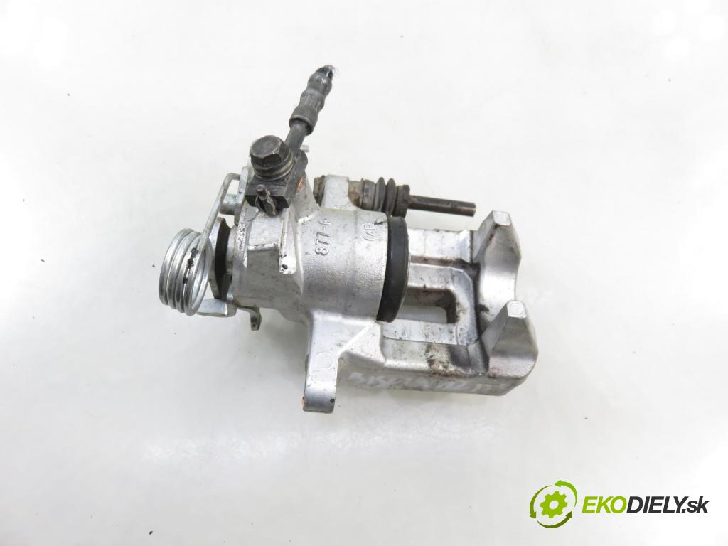 VW PASSAT B5.5 (3B3) SEDAN 2001 96,00 1.9 TDI - AWX 1896,00 brzdič třmen LT TH793L055