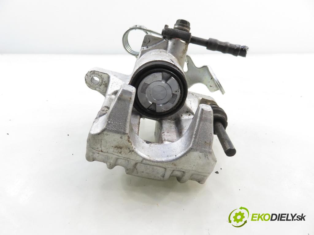 VW PASSAT B5.5 (3B3) SEDAN 2001 96,00 1.9 TDI - AWX 1896,00 brzdič třmen LT TH793L055