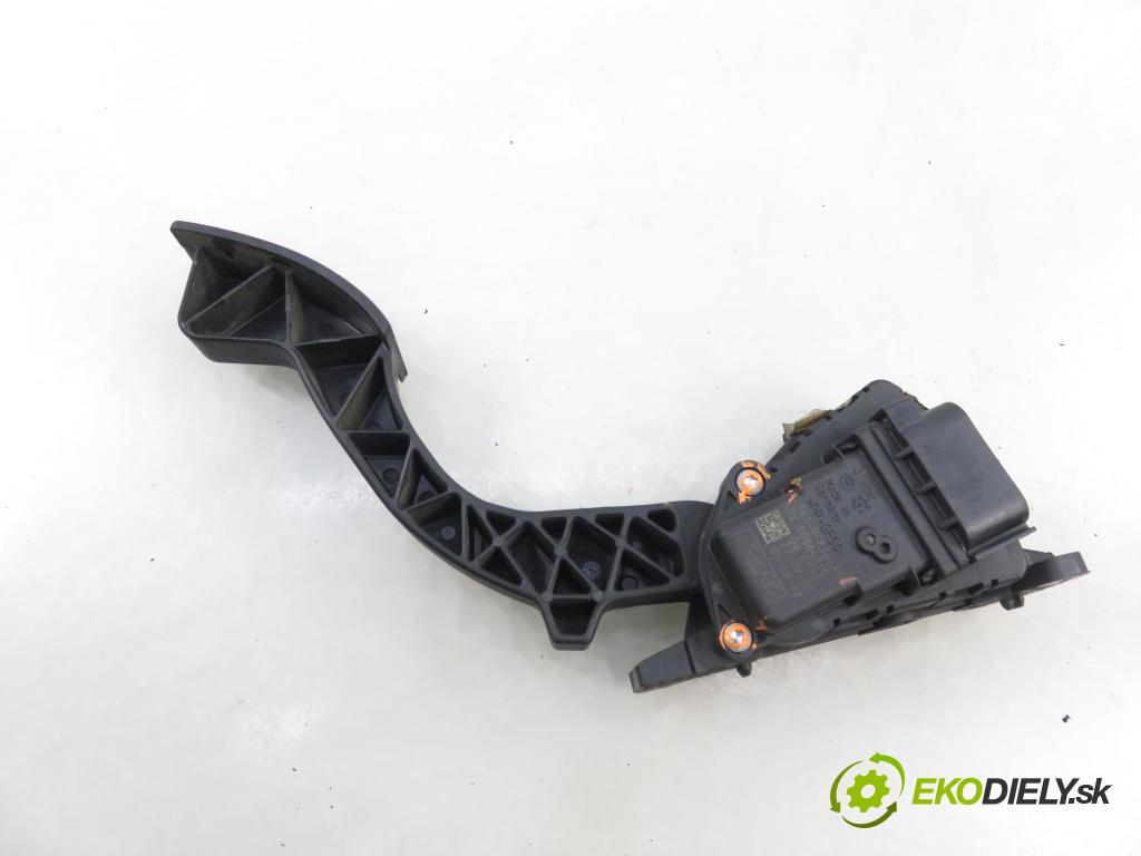 FORD FOCUS II (DA_, HCP) HB 2005 85,00 1.8 TDCi 115 - KKDA 1753,00 Potenciometer plynu 4M519F836AH (Potenciometer plynového pedálu)