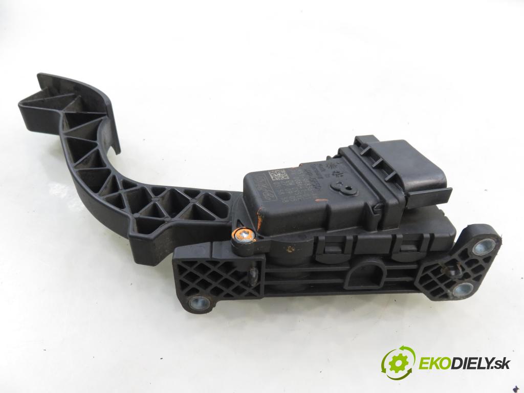 FORD FOCUS II (DA_, HCP) HB 2005 85,00 1.8 TDCi 115 - KKDA 1753,00 Potenciometer plynu 4M519F836AH (Potenciometer plynového pedálu)