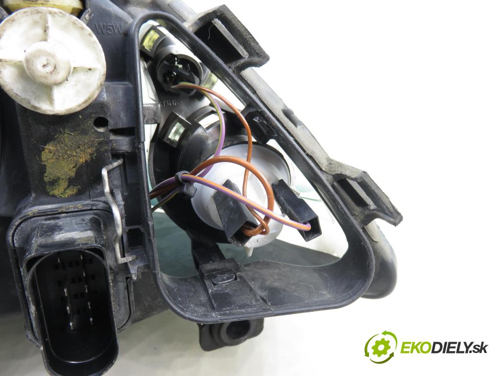 SEAT IBIZA III (6L1) HB 2003 74,00 1.4 16V - BBZ 1390,00 světlo PP