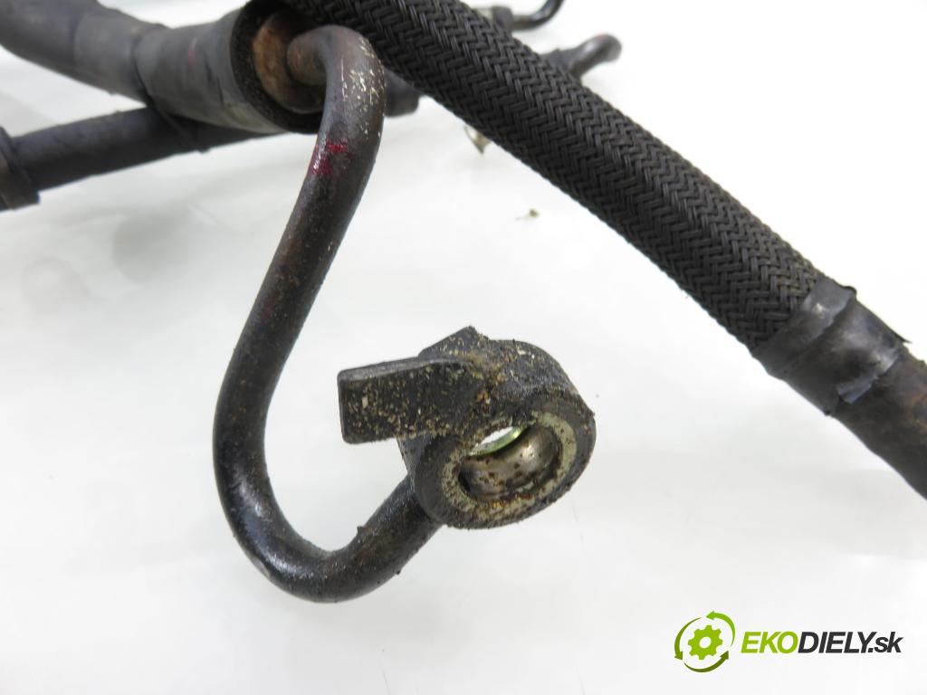 TOYOTA RAV 4 II (_A2_) SUV 2005 85,00 2.0 D-4D 4WD 116 - 1CD-FTV 1995,00 trubka / Rúra servočerpadlo