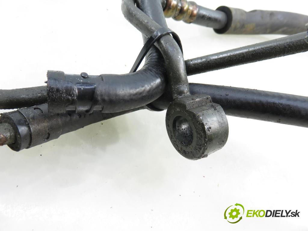 KIA SORENTO I (JC) SUV 2003 103,00 2.5 CRDi 140 - D4CB 2497,00 rúrka / Rúra servočerpadlo