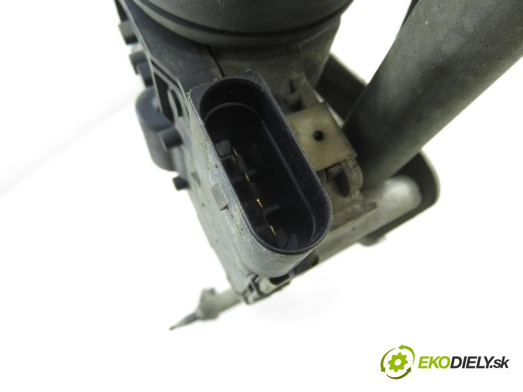 VW GOLF V (1K1) HB 2004 77,00 1.9 TDI PD 105 - BKC 1896,00 Motorček stieračov 1K1955023D ; 3397020649 ; 1K1955119B