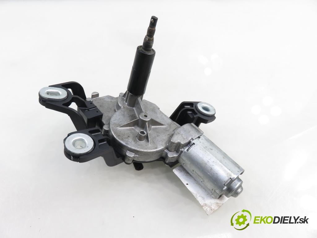 VW GOLF V (1K1) HB 2004 77,00 1.9 TDI PD 105 - BKC 1896,00 Motorček stierače zadné 1K6955711B ; 0390201800