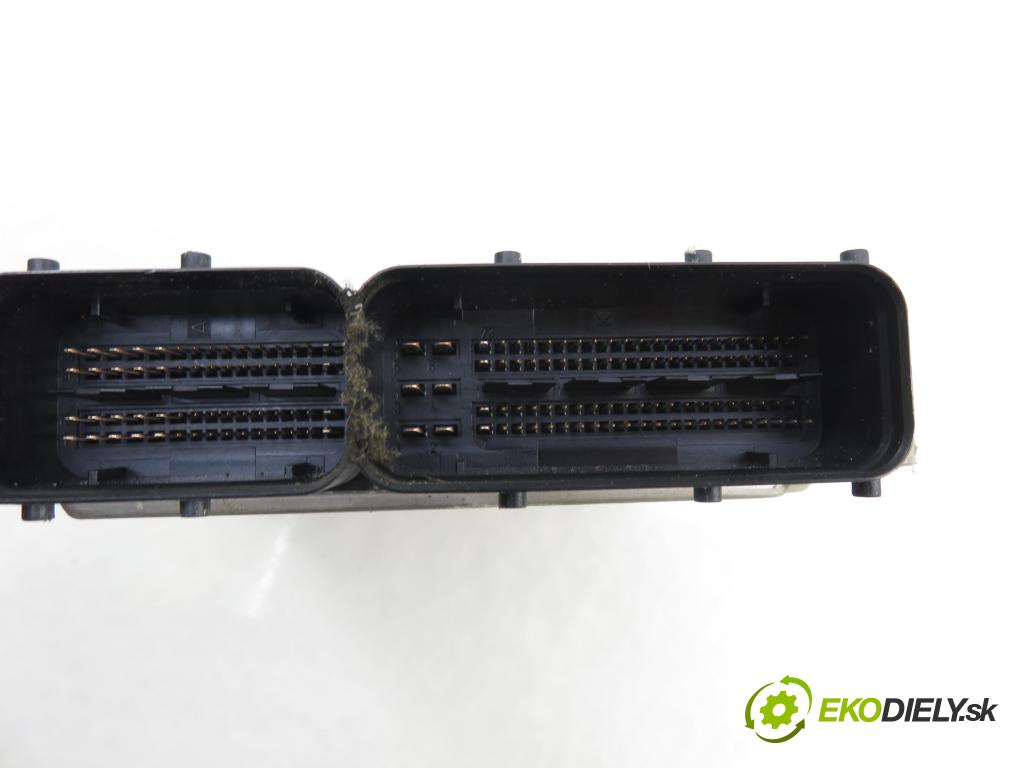 VW GOLF V (1K1) HB 2004 77,00 1.9 TDI PD 105 - BKC 1896,00 Riadiaca jednotka Motor 03G906016CB ; 0281011900