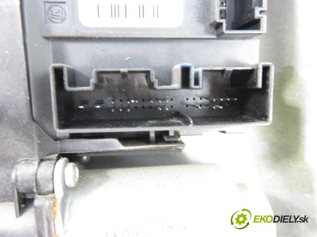 VW GOLF V (1K1) HB 2004 77,00 1.9 TDI PD 105 - BKC 1896,00 Mechanizmus okien 1K0959792G ; 1K0955702K