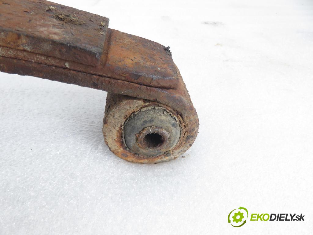 DAIHATSU FEROZA Hard Top (F300) TERENOWY 1992 70,00 1.6 i 16V 4x4 95 - HD-E 1590,00 Listové pero zadné