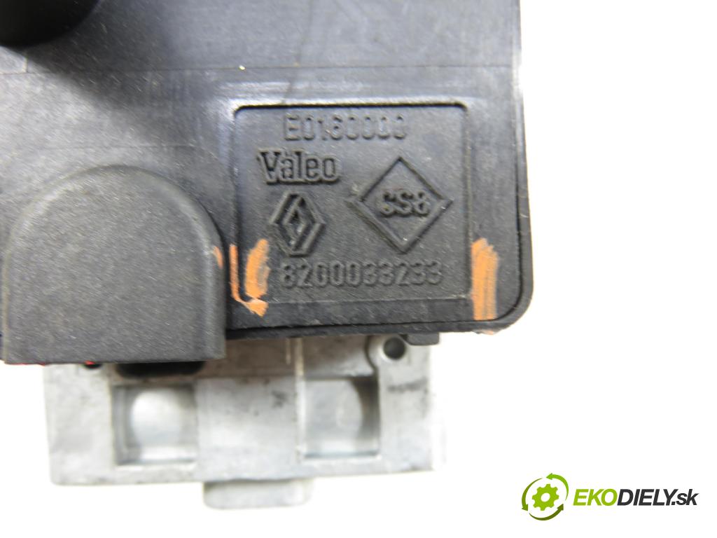 RENAULT MEGANE II (BM0/1_, CM0/1_) HB 2004 72,00 1.4 16V (BM0B, CM0B) - K4J 730 1390,00 blokáda tyče volantu 8200033233