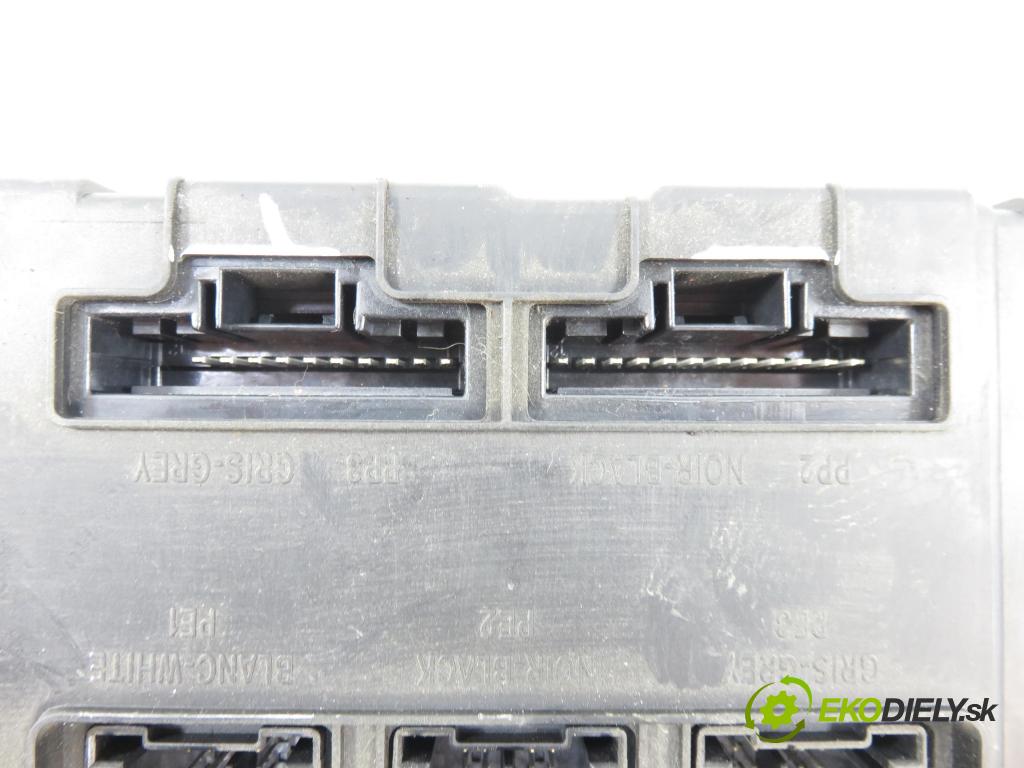 RENAULT MEGANE II (BM0/1_, CM0/1_) HB 2004 72,00 1.4 16V (BM0B, CM0B) - K4J 730 1390,00 MODUL BSI 8200309690