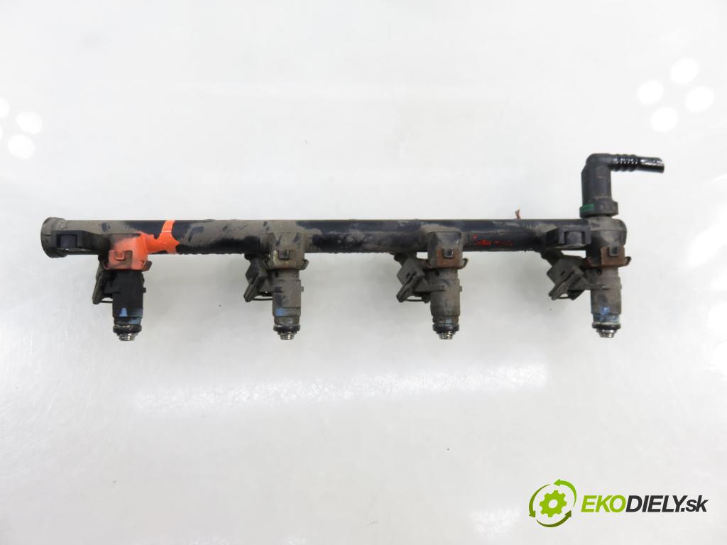 RENAULT MEGANE II (BM0/1_, CM0/1_) HB 2004 72,00 1.4 16V (BM0B, CM0B) - K4J 730 1390,00 Lišta vstrekovacia 8200139674 (Vstrekovacia lišta)