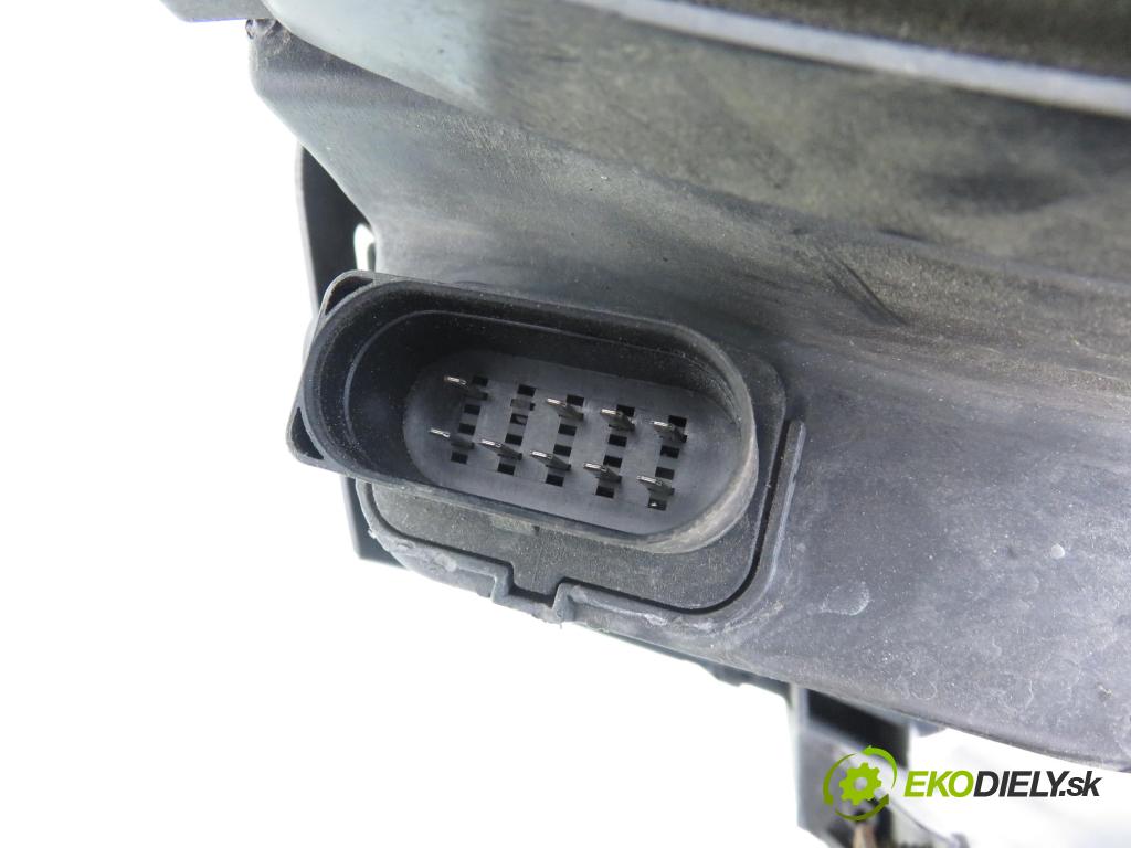 VW PASSAT B5.5 (3B3) SEDAN 2002 74,00 1.9 TDI PD 101 - AVB 1896,00 světlo PP 3B0941016AP