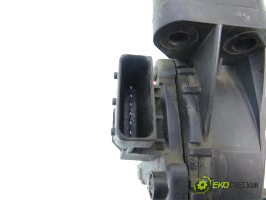 OPEL ASTRA H Kombi (A04) KOMBI 2006 88,00 1.9 CDTI - Z 19 DT 1910,00 Potenciometer plynu 9157998BK (Potenciometer plynového pedálu)